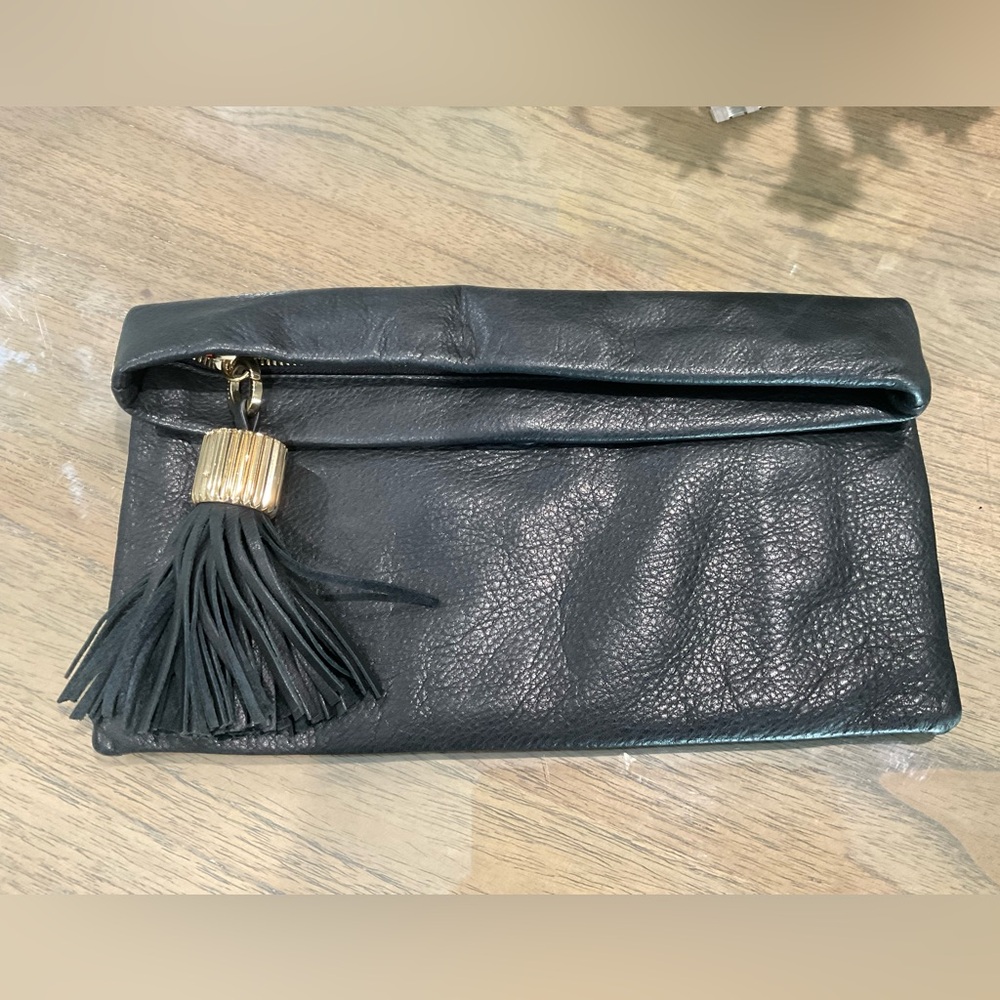 India Hicks Carmen Clutch Fold Over Black Leather Tassel Crab Lining EUC